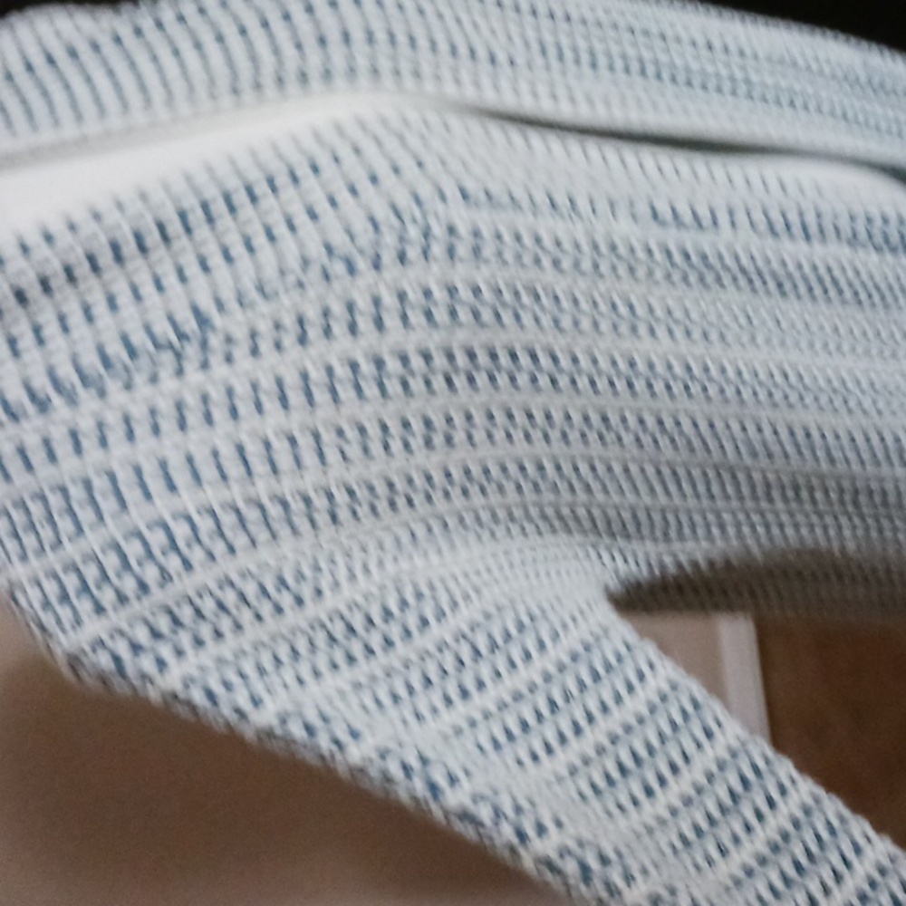 $10 SALE!! Pink Republic- Blue and White Cardigan - Picture 4 of 7